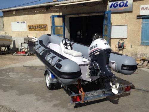 BATEAUX SELVA DE SECURITE POUR LA REGION POITOU -CHARENTES. SELVA PRO 480