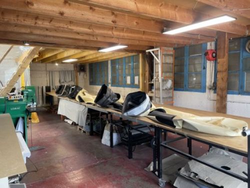 VIDEO FABRICATION D'UN FLOTTEUR DE STINGHER 606 XS DANS NOTRE ATELIER DE ROQUEFORT LA BEDOULE